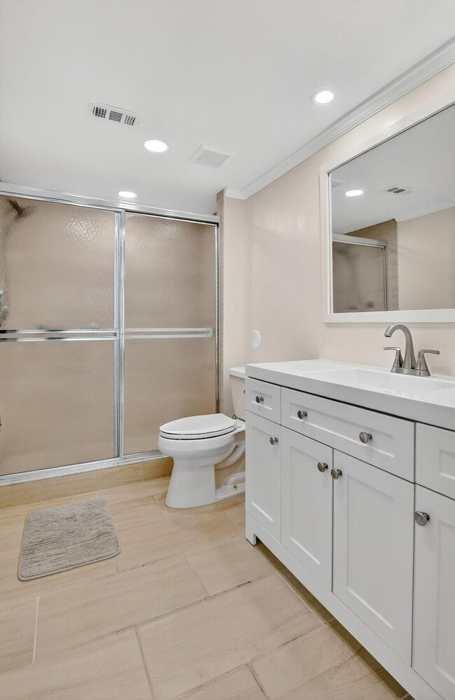 Building Photo - 18731 Stewart Cir