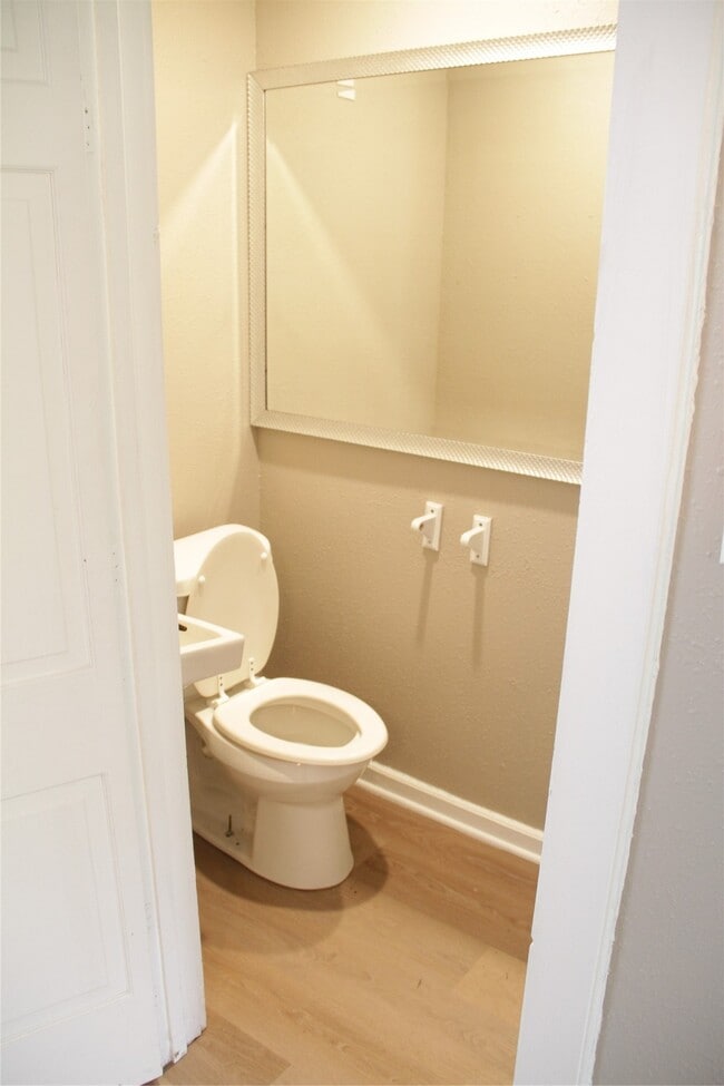 Building Photo - 5400 Sheldon St