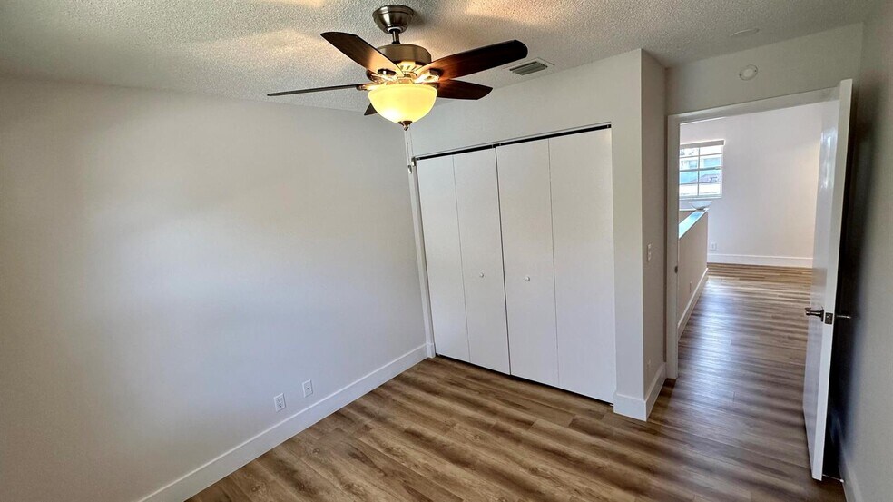Building Photo - 1631 Cypress Way E