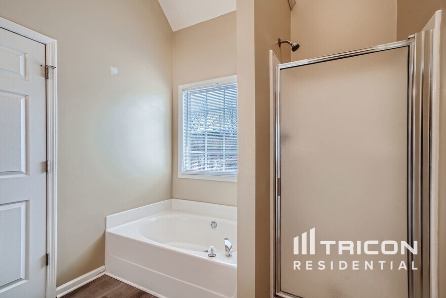 Building Photo - 30 Chesterfield Ct