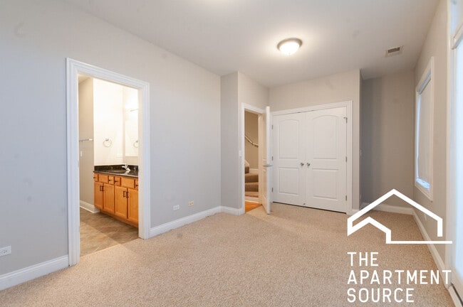 Building Photo - 7006 W Medill Ave