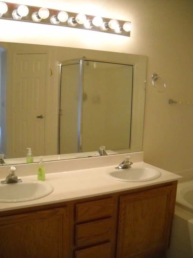 Building Photo - Fabulous Single Story in Peccole Ranch Gated Community!