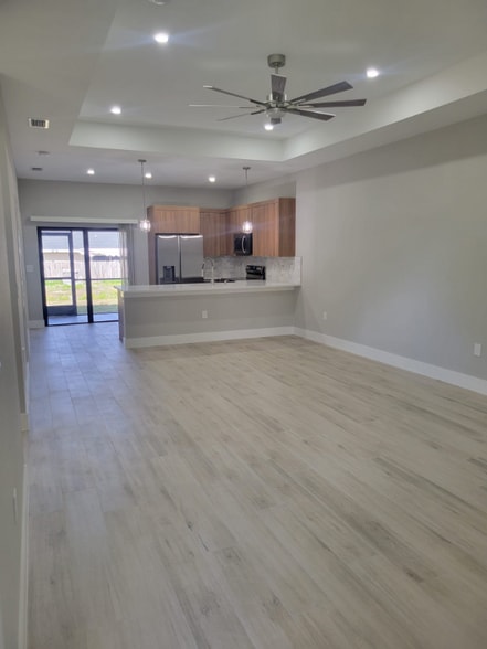 Building Photo - 4611-4611 29th St SW