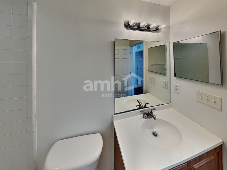 Building Photo - 10959 Darlington Oak Ct