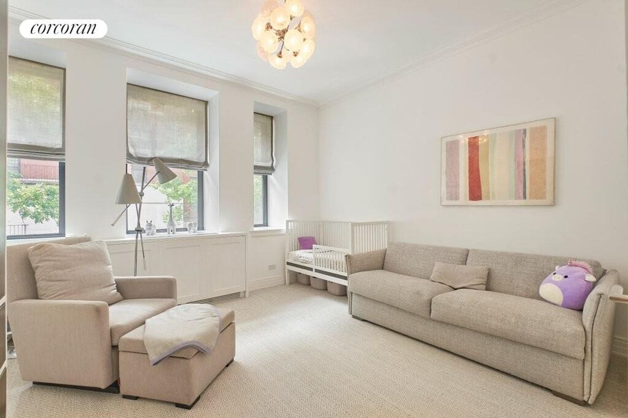 Building Photo - 235 W 75th St