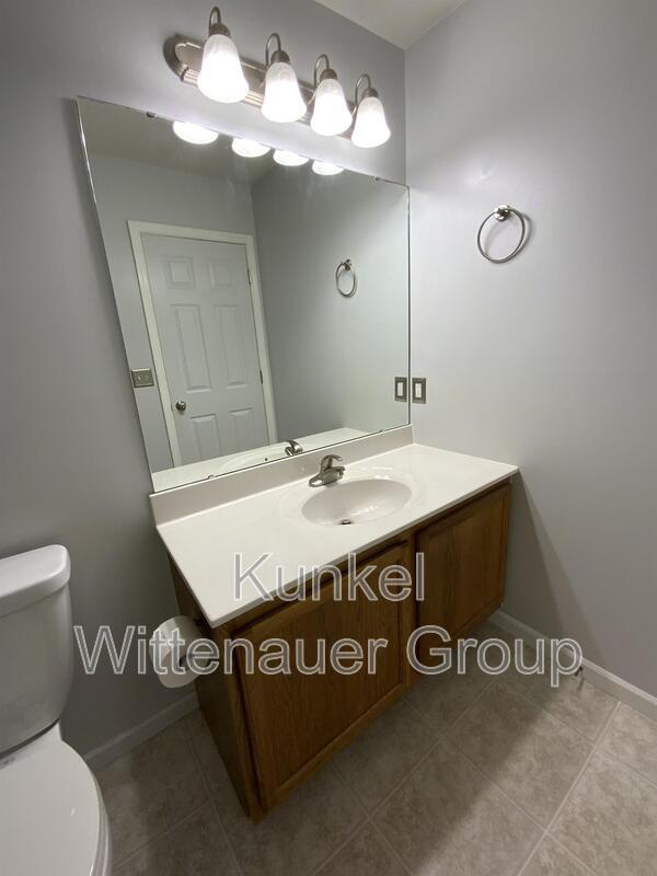 Building Photo - 2923 Harvest Meadow Dr