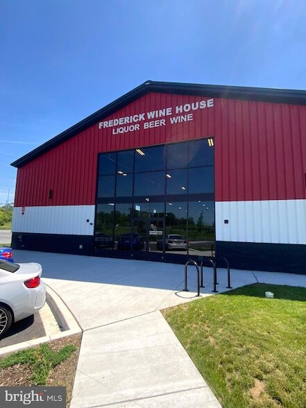 Building Photo - 5763 Hawk Ridge Rd