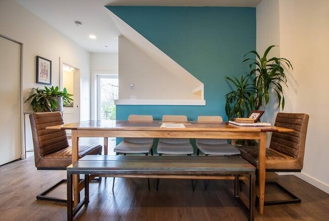 Building Photo - 463 14th Ave