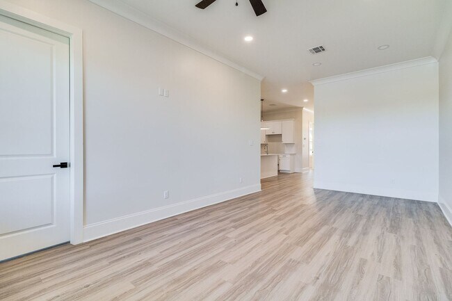 Building Photo - Brand New Single Story Townhome in Gated Community