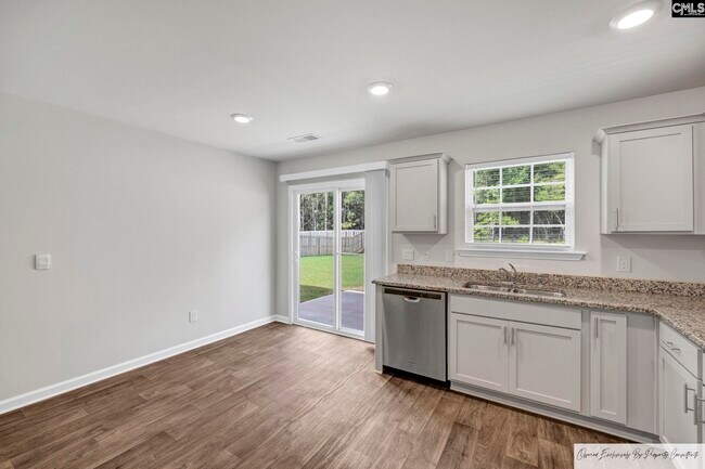 Building Photo - 148 Rushton Dr