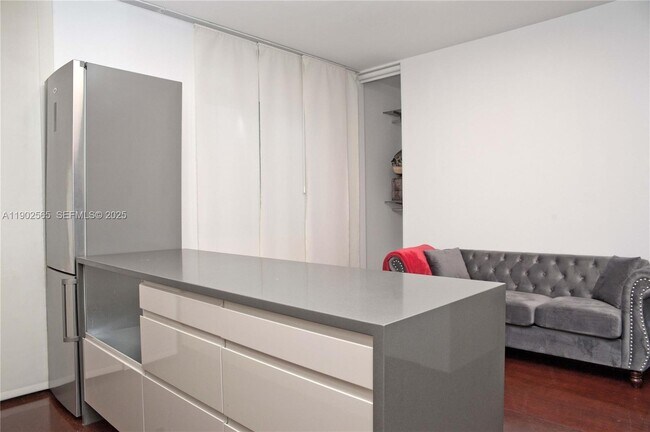 Building Photo - 1573 Pennsylvania Ave