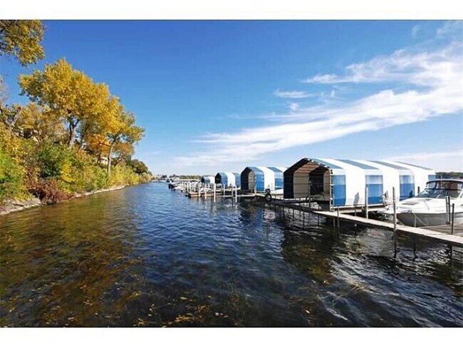 Building Photo - 4407 Wilshire Blvd