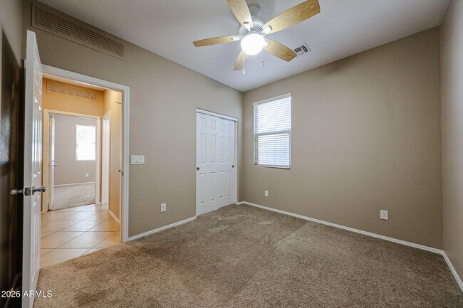 Building Photo - 12041 W Cottontail Ln