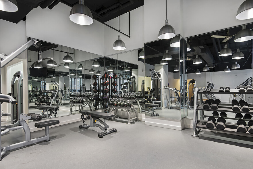 Building Photo - 326 E Ohio St