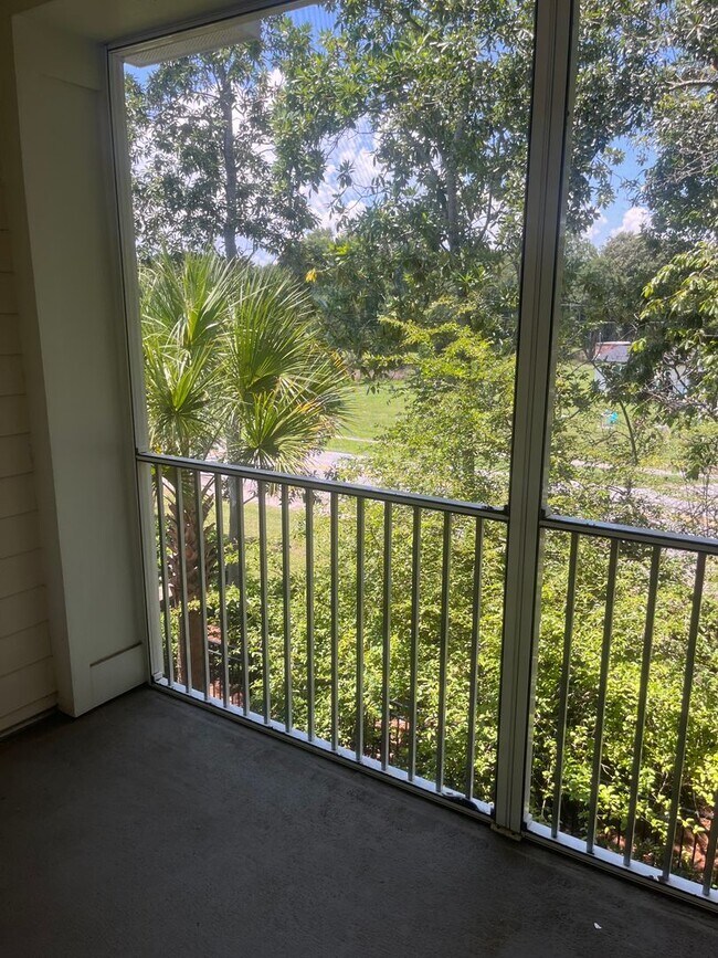 Building Photo - Available now. Beautiful, FULLY REMODELED 1 BR/1 BA Condo at the Regatta On James Island!
