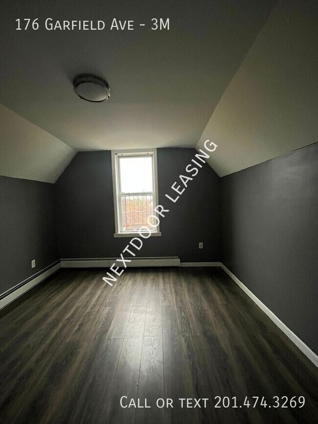 Building Photo - 176 Garfield Ave