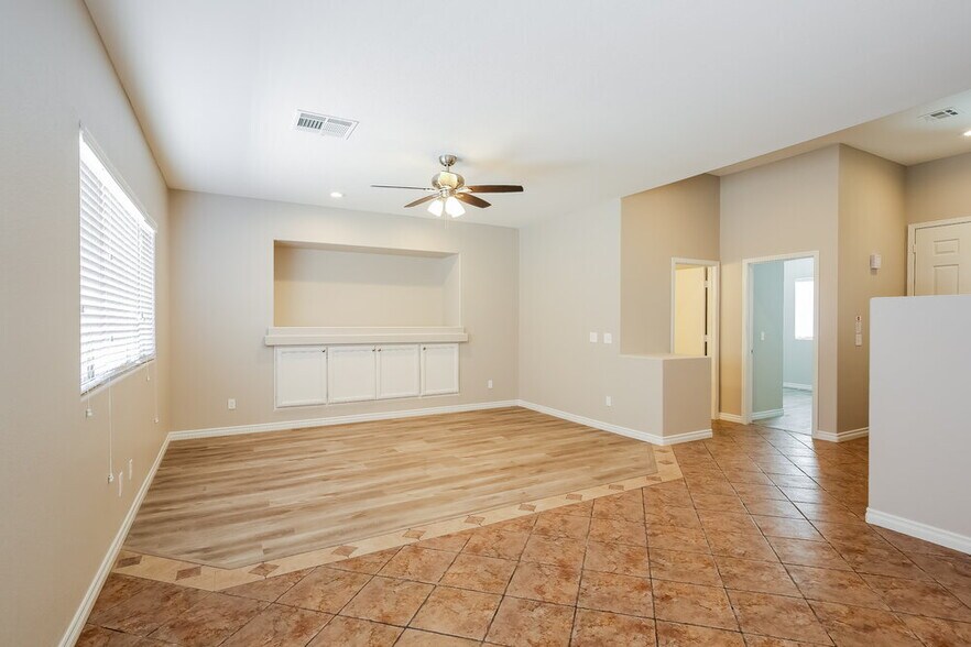 Building Photo - 3016 W La Madre Way