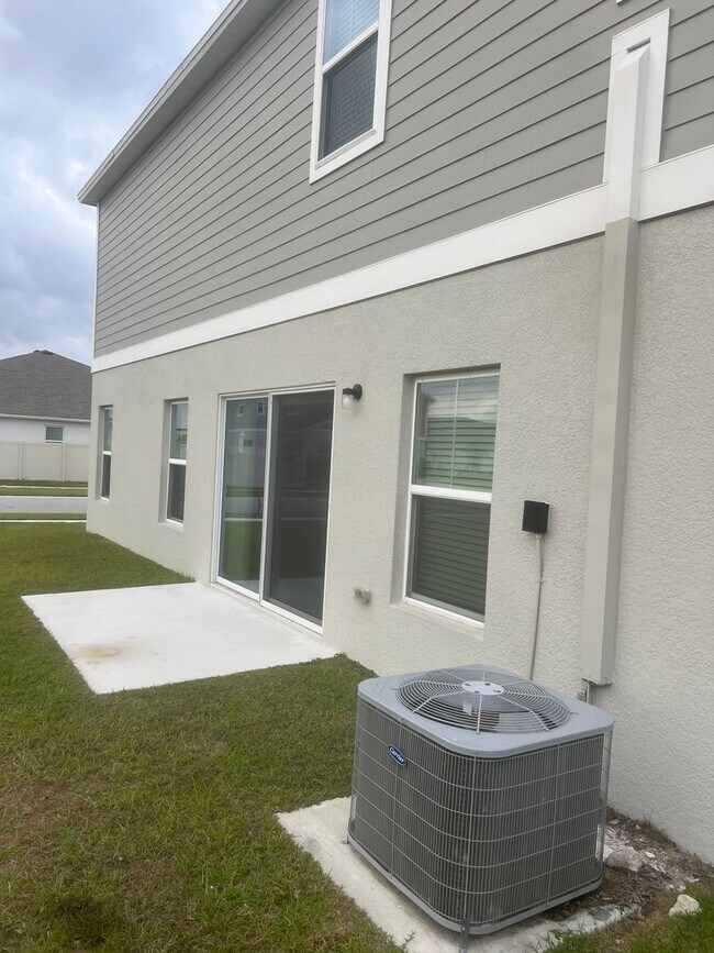 Building Photo - Spacious 5BR House in Winter Haven