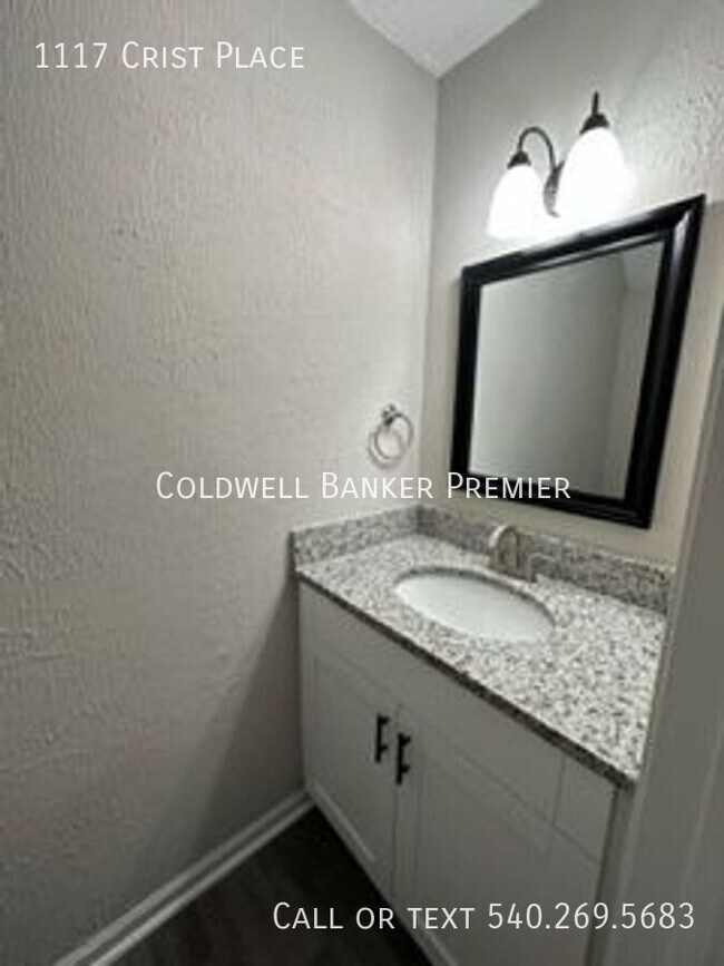 Building Photo - 1117 Crist Pl
