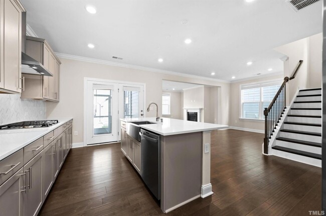 Building Photo - 2917 Early Planting Ave