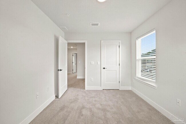 Building Photo - 5530 Lexlee Blvd