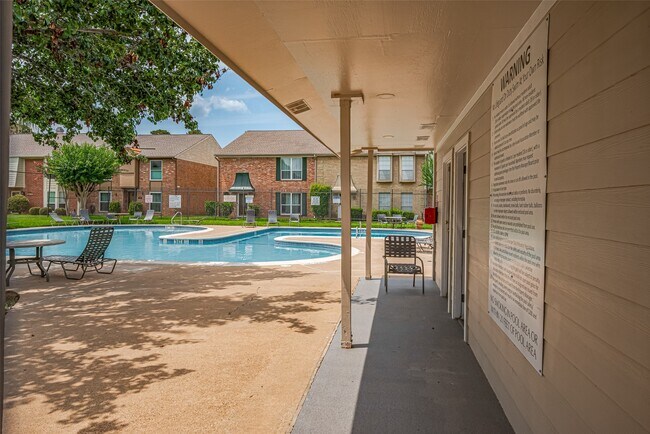 Building Photo - 14688 Perthshire Rd