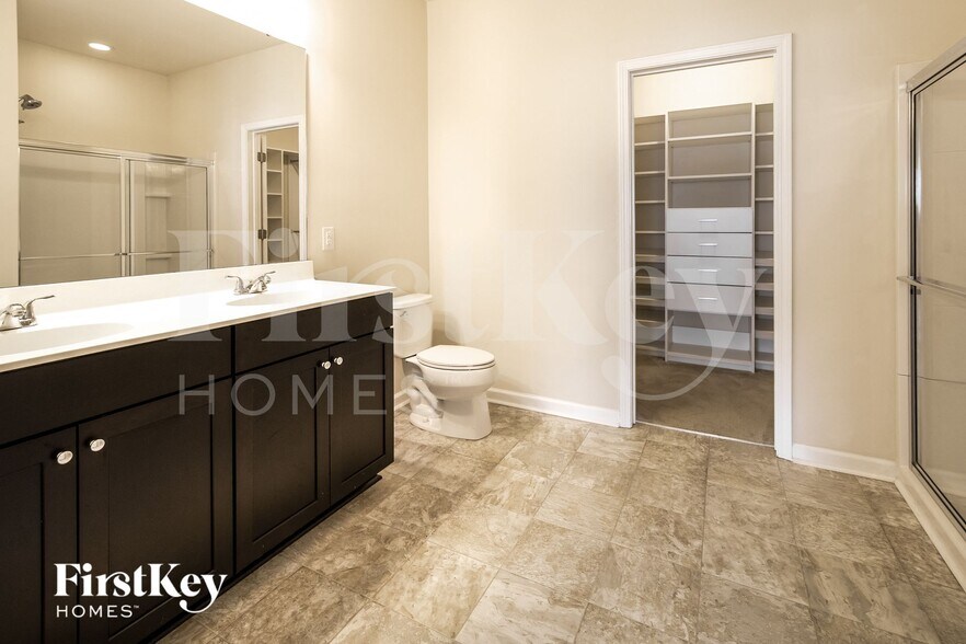 Building Photo - 117 Levis Song Ct