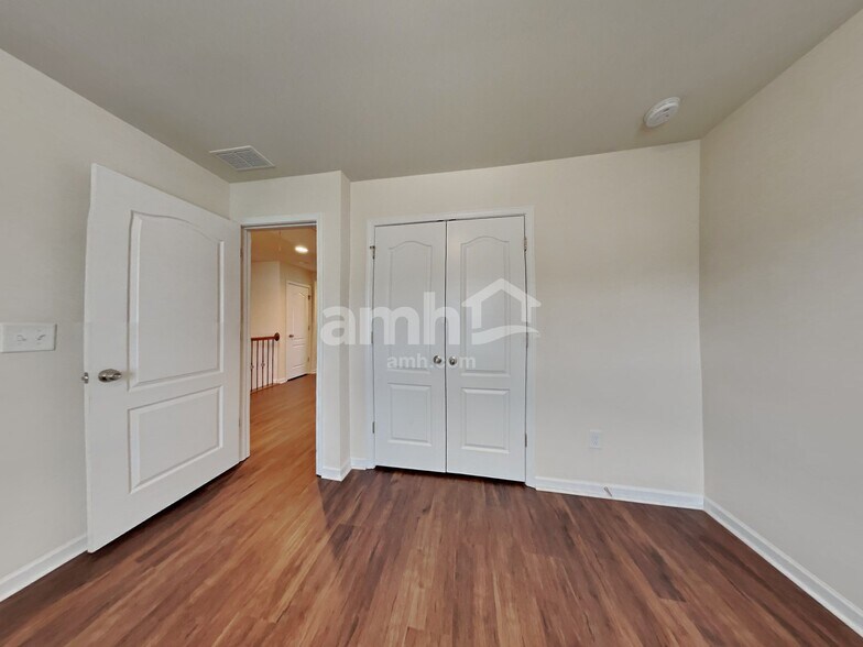 Building Photo - 115 Cherry Bark Dr