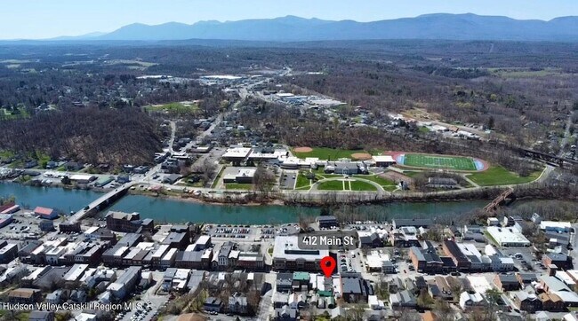 Building Photo - 412 Main St