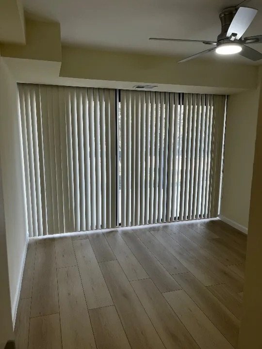 Building Photo - 3558 Shore Dr