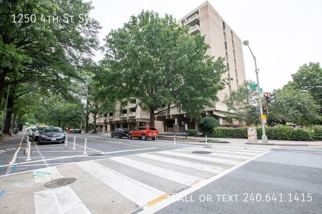 Building Photo - 1250 4th St SW