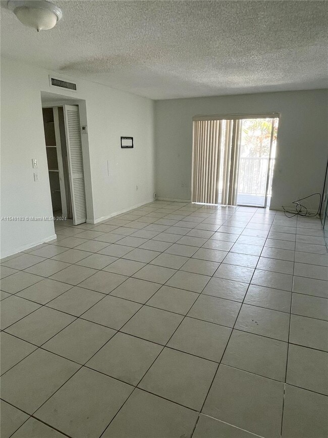 Building Photo - 2 bedroom in Sunny Isles Beach FL 33160