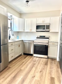 Building Photo - 8 Port W Ct