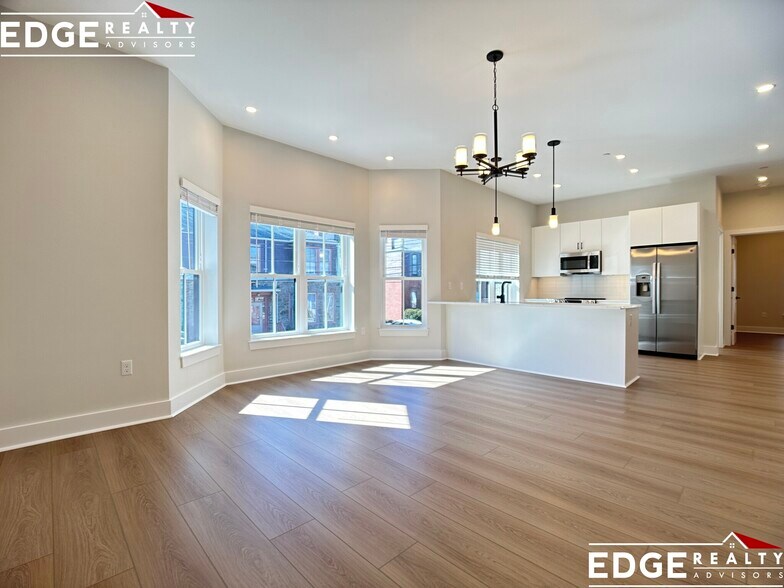 Building Photo - 9 Newton St