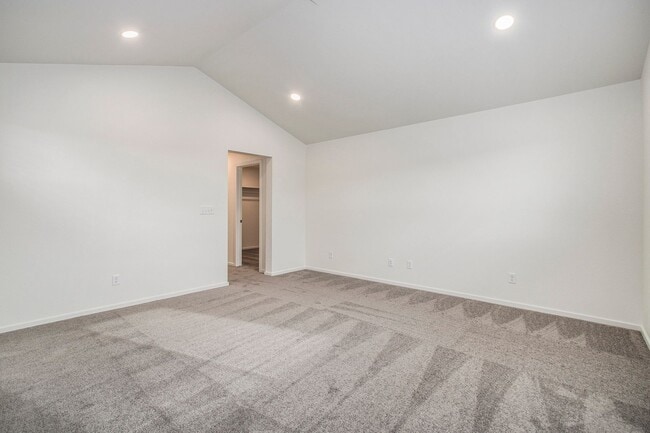 Building Photo - Exquisite 3 Bed 2.5 Bath Single Family Home