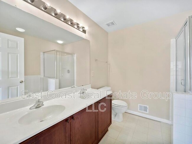 Building Photo - 125 Amelia Dr