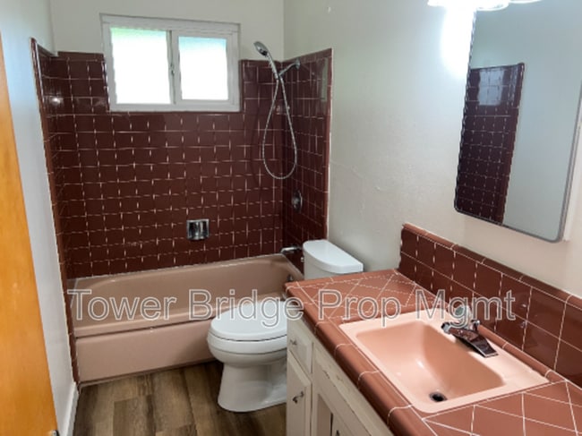 Building Photo - 8935 Leedy Ln