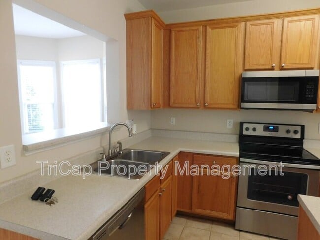 Building Photo - 524 Elm Ave