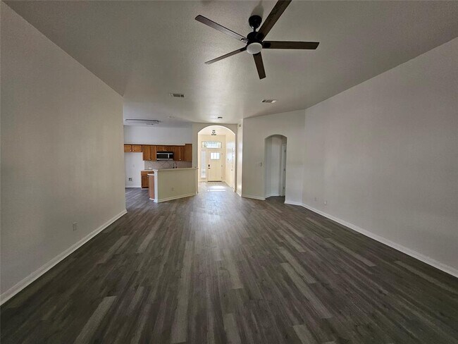 Building Photo - 202 N Pauley Dr