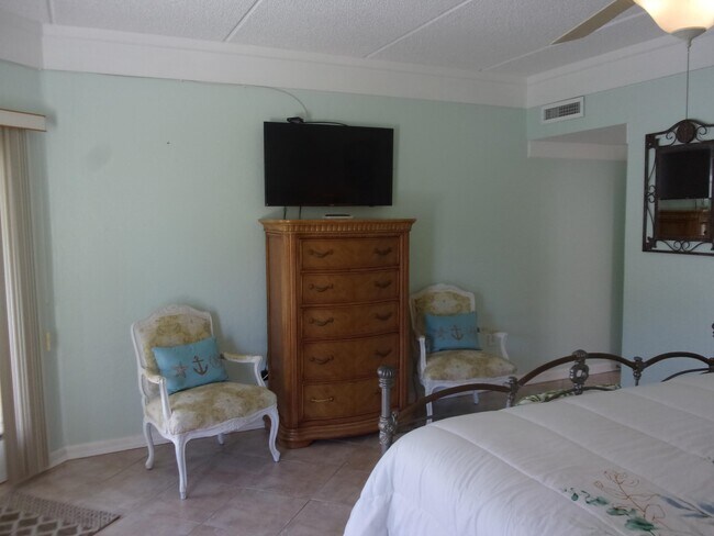 Building Photo - 5650-5A1A A1A S