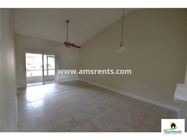 Building Photo - Nice 3 Bed 2 bath villa In Lakeside