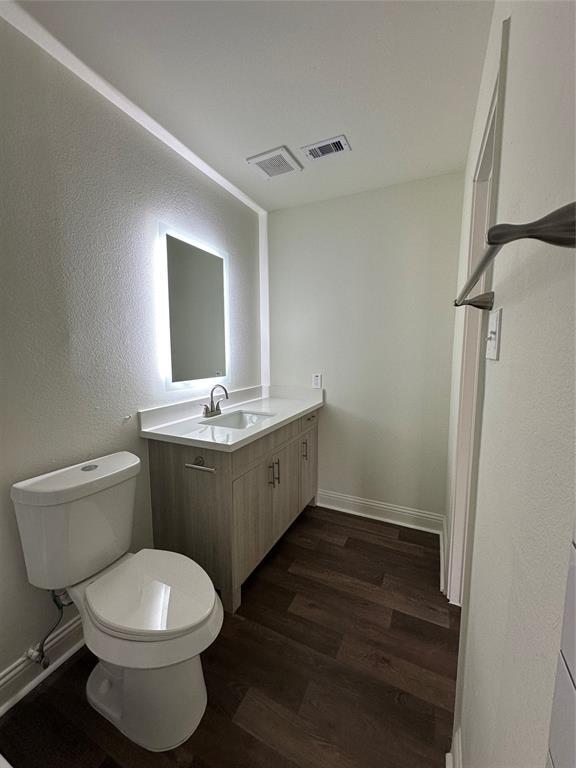 Building Photo - 8003 Woodway Dr