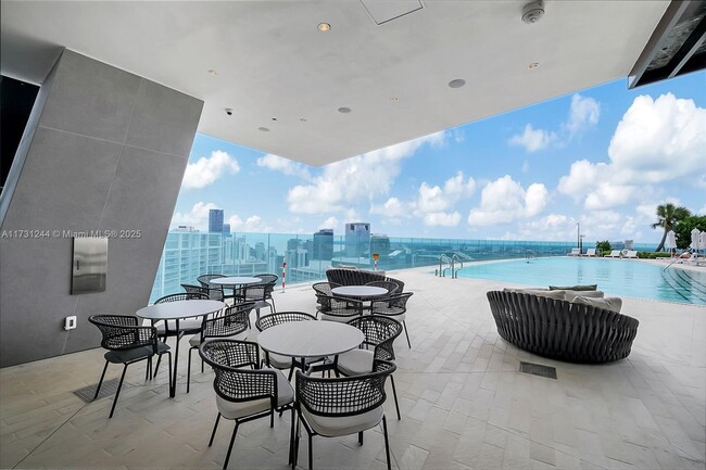 Building Photo - 300 Biscayne Blvd Way