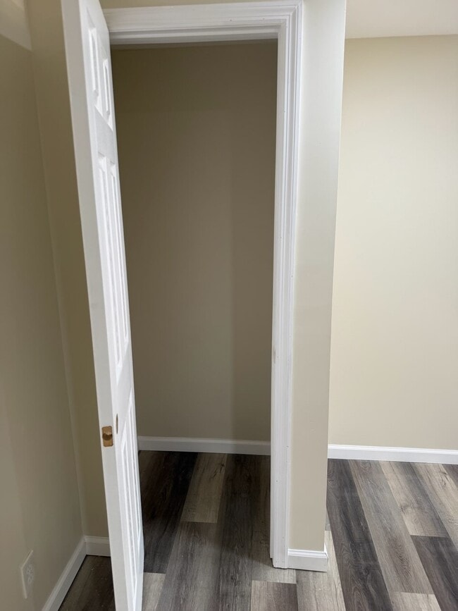 Building Photo - 808 Annie Pearle Ln