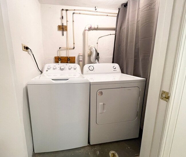 Building Photo - 801 Calhoun St