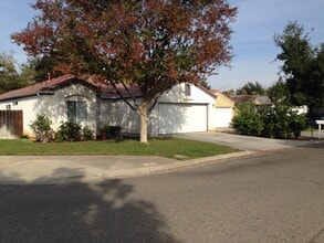 Building Photo - 3440 W Tenaya Way