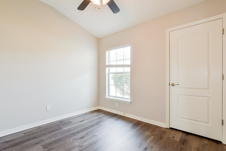 Building Photo - 4496 Manica Dr