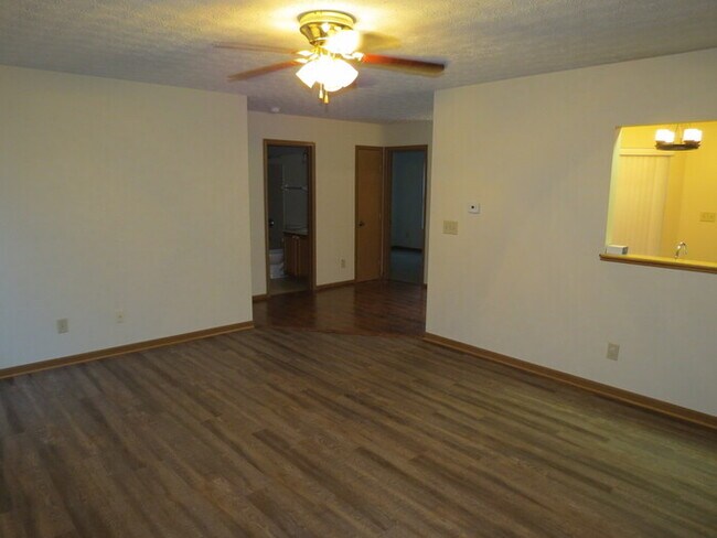 Building Photo - 4284 Nipigon Dr