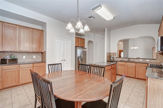 Building Photo - 23815 S Newport Bend