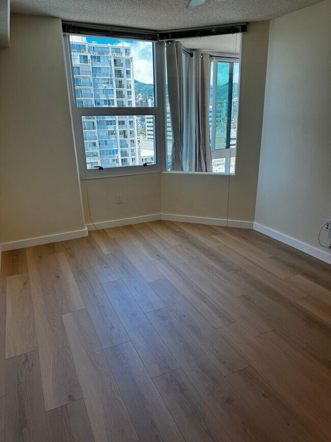 Building Photo - 2/2/2 at One Archer Lane, Mountain Views, Great Location!